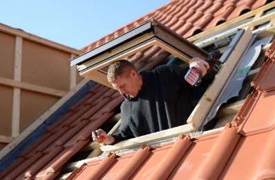 Pose de fenêtres de toit Velux au Tuzan